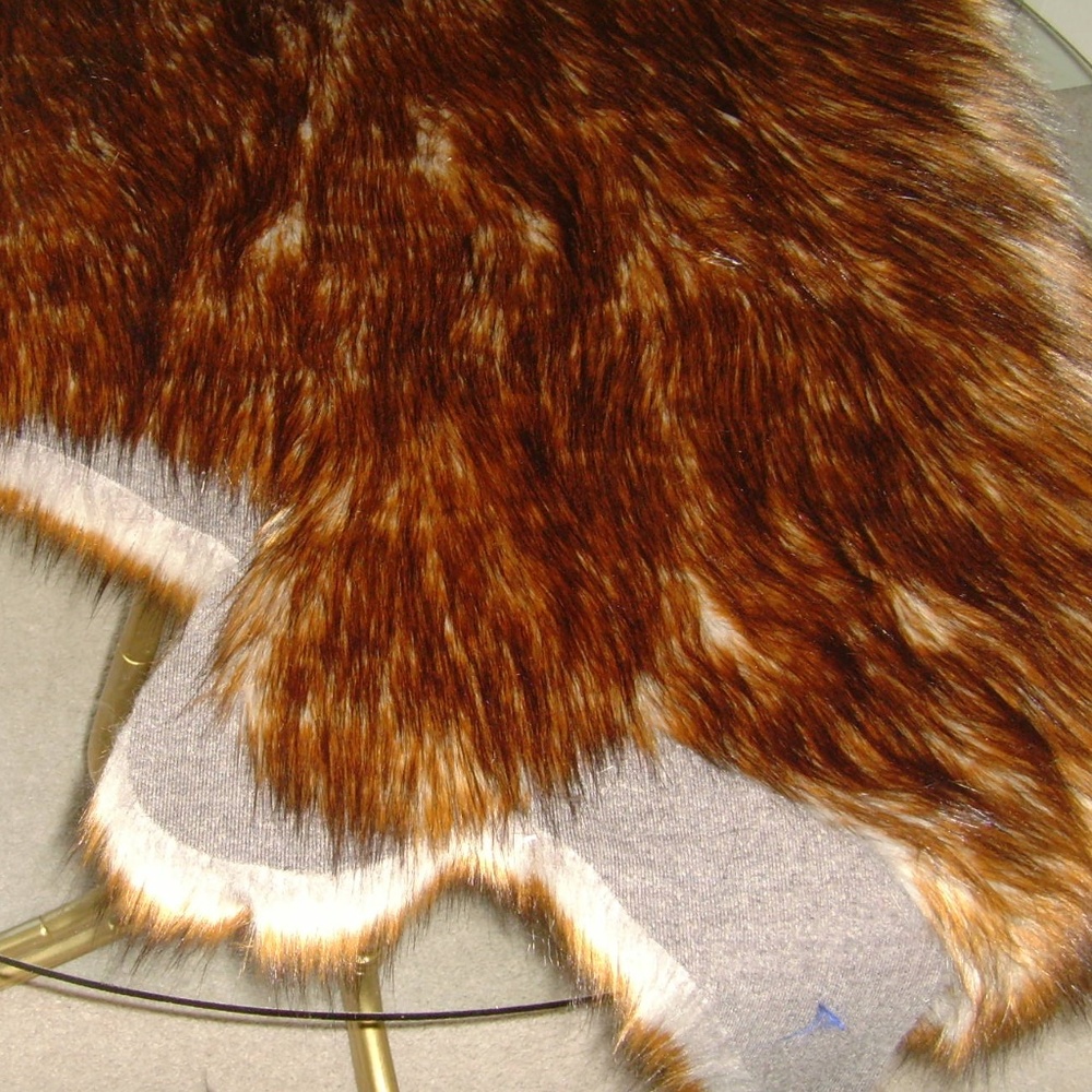 Reynard Fox Faux Fur Fabric (Remanent) - Picture 2 of 8